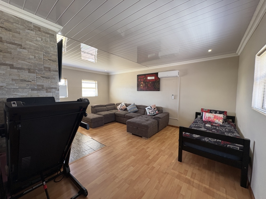 4 Bedroom Property for Sale in Darling Western Cape